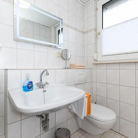 Im Haus Wiederkehr * إِزينتْس