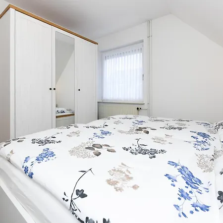 Apartment Im Haus Wiederkehr Esens